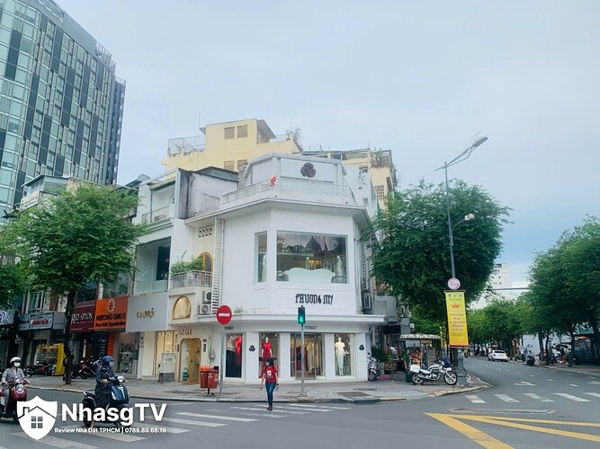 Bán nhà góc 2 mặt tiền phường Bến Nghé đường Lê Thánh Tôn Quận 1 11